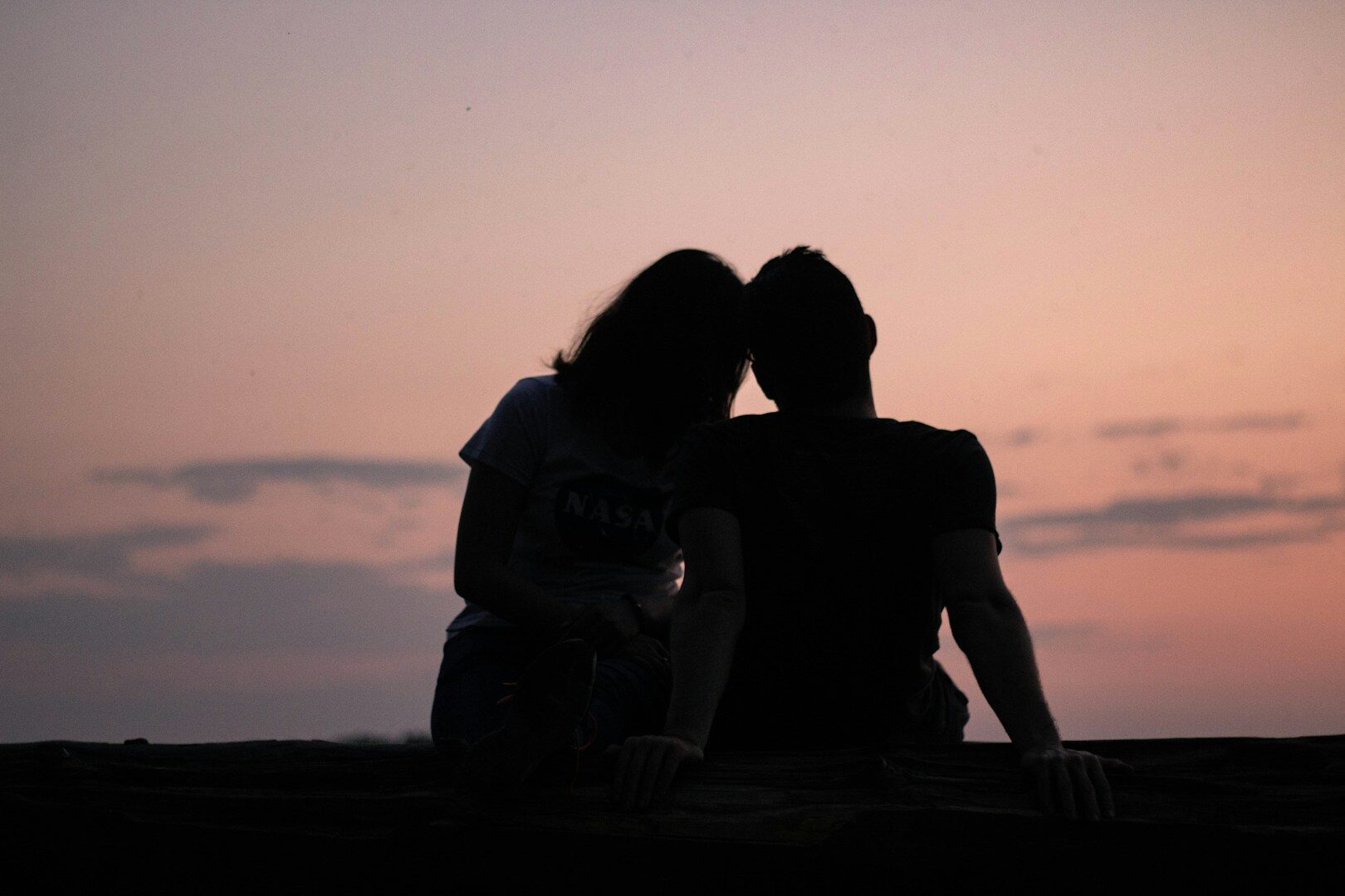 Una persona necesita tiempo para sí misma después de un divorcio y no debe precipitarse inmediatamente a una nueva relación. Pero esperar innecesariamente solo puede entorpecer tu felicidad.