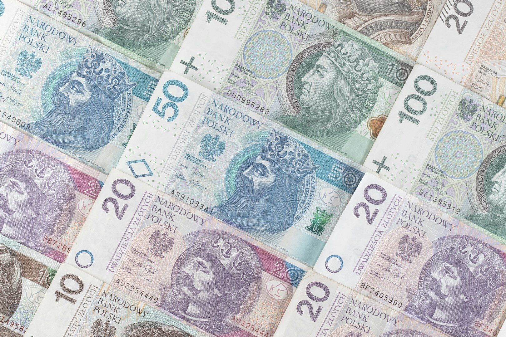 Un número récord de polacos recibirán este año la prestación especial de 7.000 zlotys al mes.